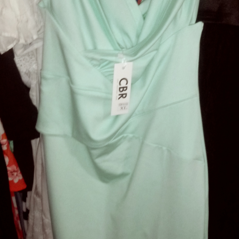 Dress - Picture 4 of 4